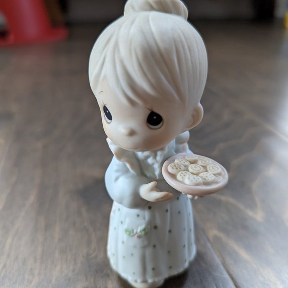 Precious Moments - Picture 2 of 10